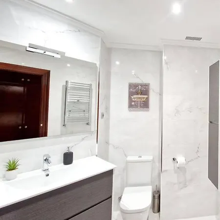 Nuevo, Luminoso Y Centrico. Parking Gratis Lägenhet *